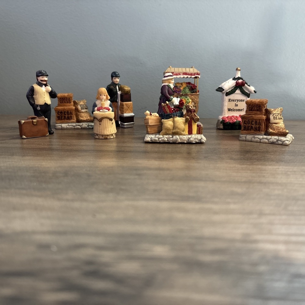 Hershey's Holiday Village Chocolate Factory 8pc Lot Cart‎ Cocoa Bean Presents